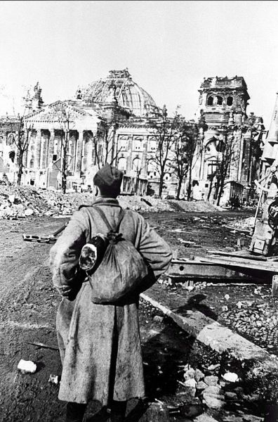 Bătălia de la Berlin (16 aprilie - 2 mai 1945) - foto preluat de pe cersipamantromanesc.wordpress.com