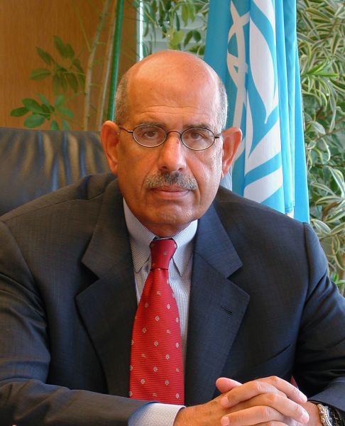Mohamed El Baradei, scris și ElBaradei (n. 17 iunie 1942 la Cairo, Egipt) este un politician egiptean, fost director general al Agenției Internaționale pentru Energie Atomică, laureat al Premiului Nobel pentru Pace în 2005 și fost vicepreședinte al Egiptului între 14 iulie - 14 august 2013 - foto preluat de pe en.wikipedia.org