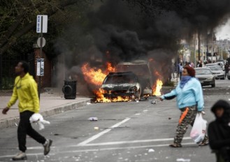 Proteste violente la Baltimore  - foto preluat de pe adevarul.ro