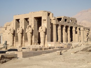 Ramesseum -  foto - ro.wikipedia.org