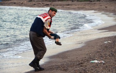 Imaginea care simbolizează proporţiile dezastrului umanitar adus de criza refugiaţilor - foto - adevarul.ro