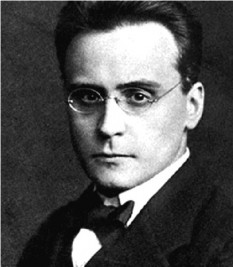 Anton Webern (3 decembrie 1883 – 15 septembrie 1945), compozitor austriac - foto (Anton Webern în Stettin, octombrie 1912):  ro.wikipedia.org