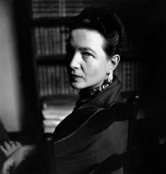 Simone de Beauvoir (n. 9 ianuarie 1908 - d. 14 aprilie 1986) a fost o eseistă, scriitoare (premiată cu Premiul Goncourt 1954), și în același timp o figură de marcă a existențialismului și a feminismului în Franța, militantă a mișcării intelectuale contestatare de după al Doilea Război Mondial - foto: ro.wikipedia.org