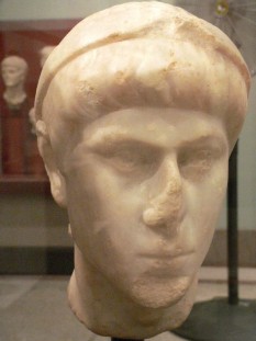 Constanțiu al II-lea (Constantinus Flavius Iulius, n. 7 august 317 - d. 3 noiembrie 361), împărat roman (337-361), a fost cel de-al doilea fiu al lui Constantin cel Mare și al Faustei - foto: ro.wikipedia.org