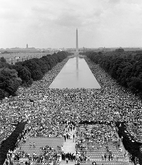 Vedere de la Monumentul Lincoln către Monumentul Washington la 28 august 1963 - foto preluat de pe ro.wikipedia.org