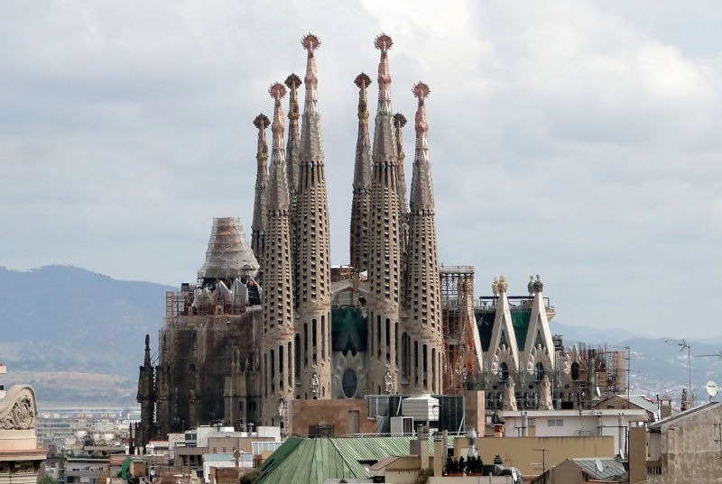 Bazilica Sagrada Família (Barcelona, Spania) -  foto preluat de pe ro.wikipedia.org