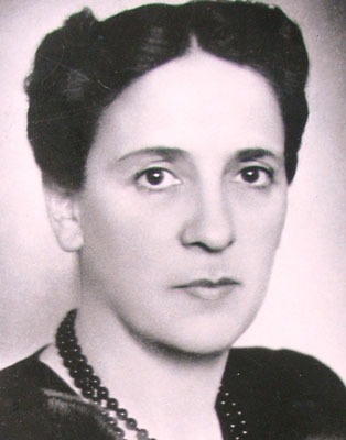 Florica Bagdasar (n. 24 ianuarie 1901, Monastir, Imperiul Otoman – d. 19 decembrie 1978, Bucureşti) a fost medic cu specialitatea neuropsihiatrie infantilă şi a fost prima femeie ministru din România, la Ministerul Sănătăţii, în perioada 1946–1948. - foto preluat de pe ro.wikipedia.org