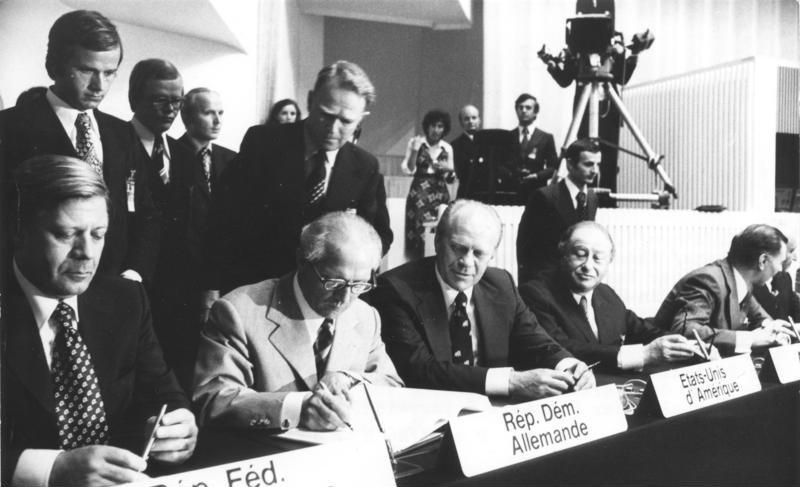 Helsinki Accords (30 July – 1 August, 1975) Chancellor of Federal Republic of Germany (West Germany) Helmut Schmidt, Chairman of the State Council of the German Democratic Republic (East Germany) Erich Honecker, US president Gerald Ford and Austrian chancellor Bruno Kreisky - foto preluat de pe en.wikipedia.org