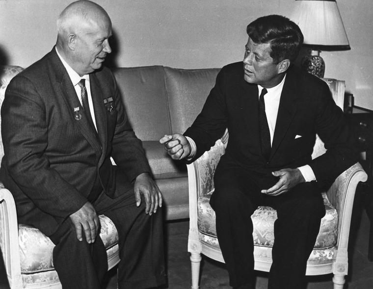 Nikita Hrușciov și John F. Kennedy, Viena, iunie 1961 - foto preluat de pe ro.wikipedia.org