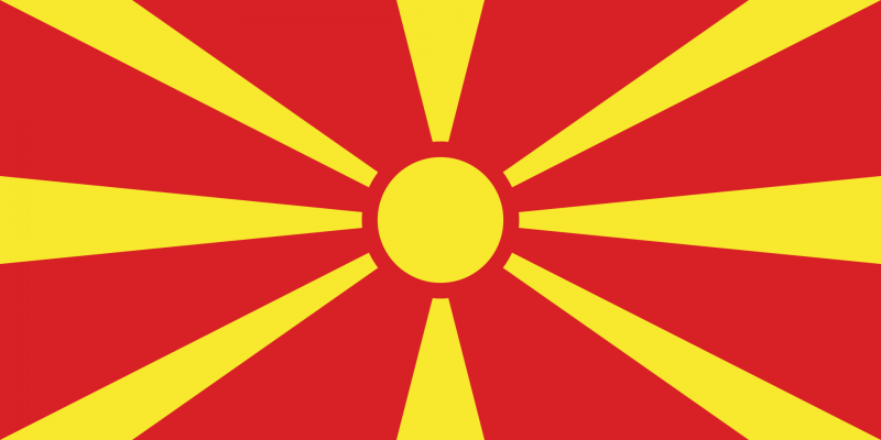 Drapelul Macedoniei de Nord reprezintă un soare galben la răsărit cu opt raze pe un fond roșu - cititi mai mult pe ro.wikipedia.org