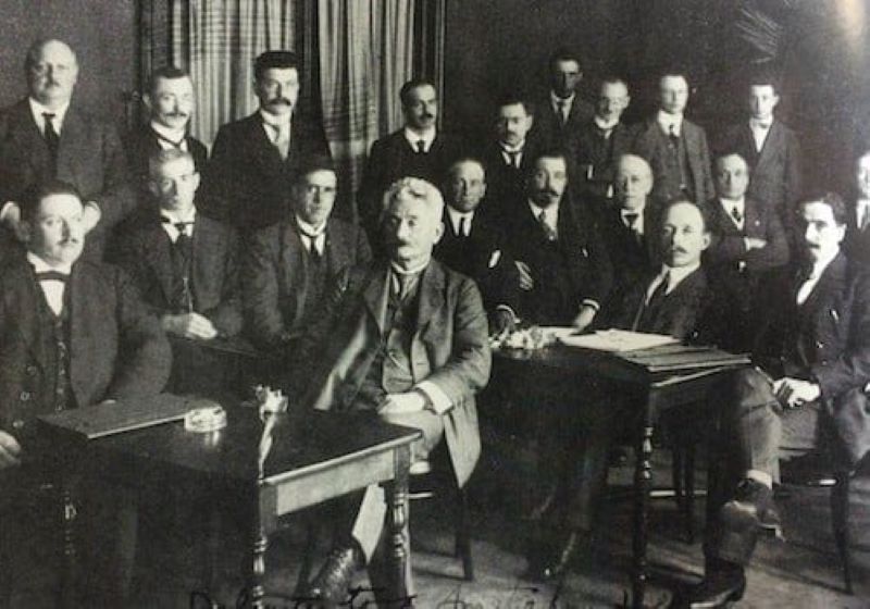 Delegați la convenția sindicală de la Amsterdam, Olanda, 1919. Tobin este așezat pe al 3-lea rând, al 3-lea de la dreapta. Samuel Gompers este pe al 3-lea rând central - foto preluat de pe teamster.org
