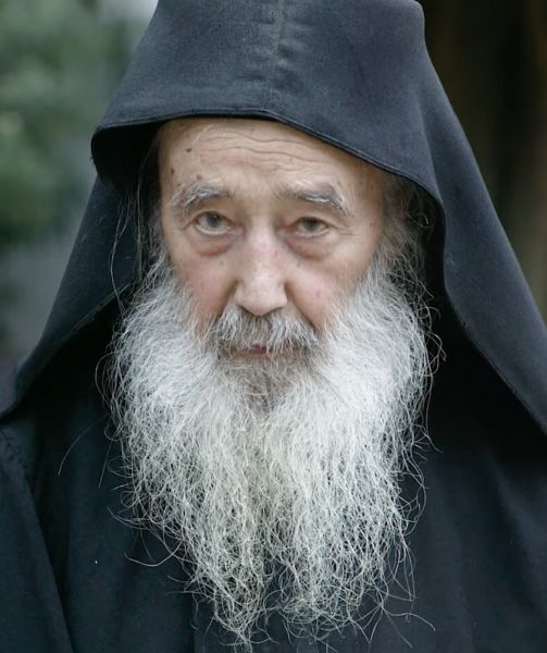 Arhimandritul Petroniu Tănase în Sfântul Munte - foto preluat de pe ro.orthodoxwiki.org