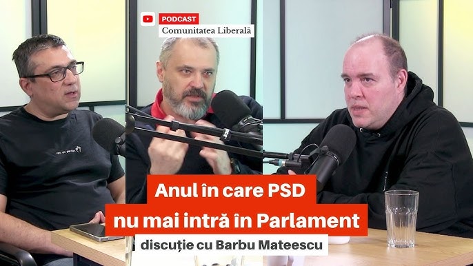 O captură de ecran color, din studioul podcastului „Comunitatea Liberală 1848”. În imagine apar trei bărbați așezați la o masă de discuții, cu microfoane profesionale în față. Din stânga: Cristian Ghinea, sociologul Barbu Mateescu (în centru) și Matei Udrea. Fundalul studioului este modern, cu lumini ambientale albastre și un ecran pe care este vizibil logo-ul „1848”. Toți trei sunt angajați într-o conversație animată, privind spre cameră sau unul spre celălalt. Captura ilustrează momentul analizei sociologice despre viitorul PSD și PNL.